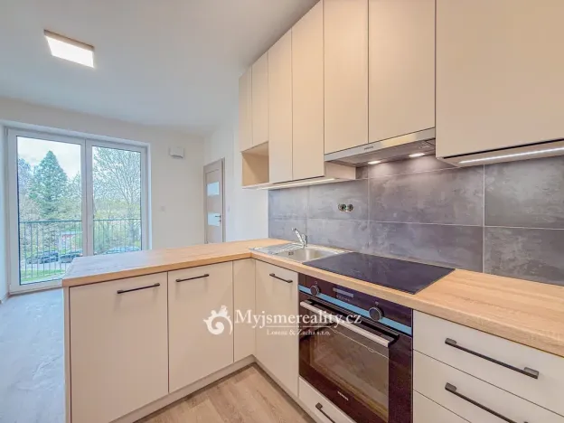 Pronájem bytu 2+kk, Znojmo, Vančurova, 31 m2