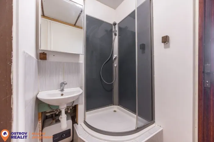 Prodej obchodního prostoru, Jedlí, 86 m2