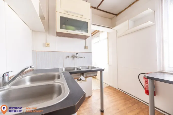 Prodej obchodního prostoru, Jedlí, 86 m2