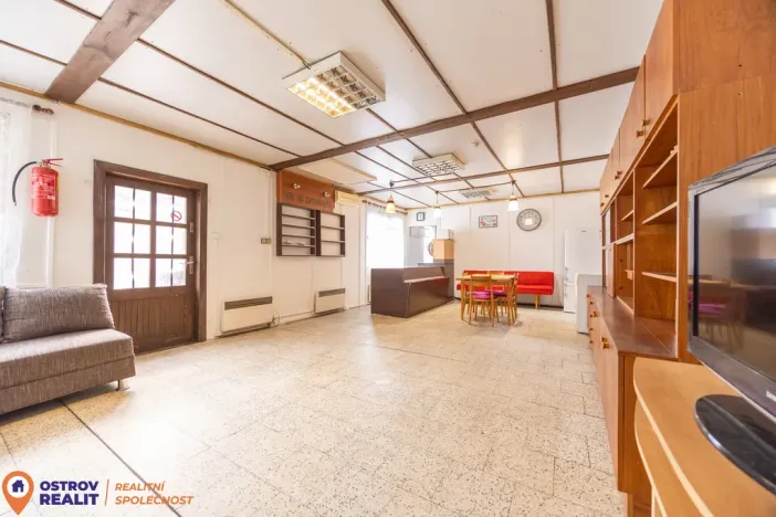 Prodej obchodního prostoru, Jedlí, 86 m2