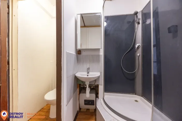 Prodej obchodního prostoru, Jedlí, 86 m2