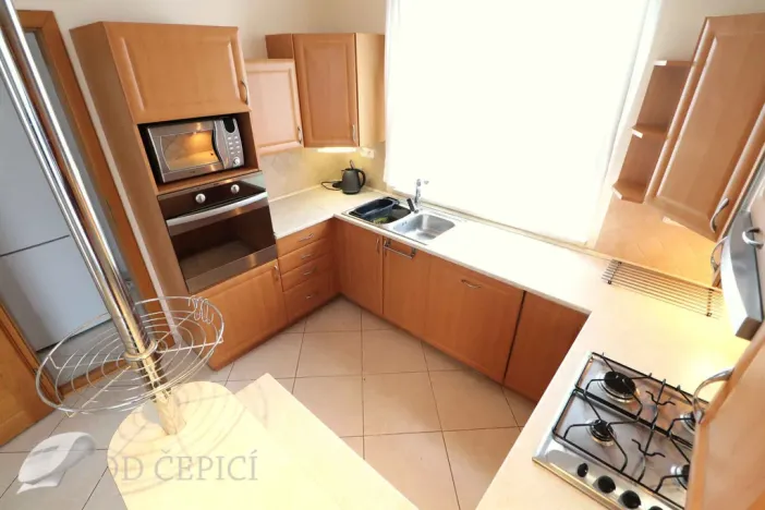 Pronájem bytu 3+1, Zastávka, Čapkova, 95 m2