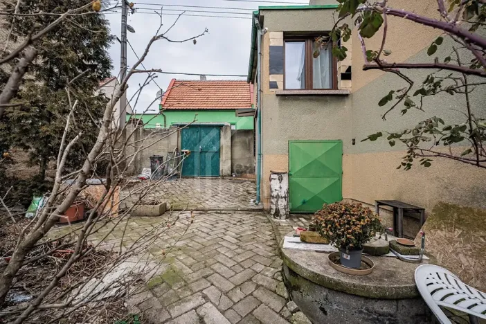 Prodej rodinného domu, Třebusice, 470 m2