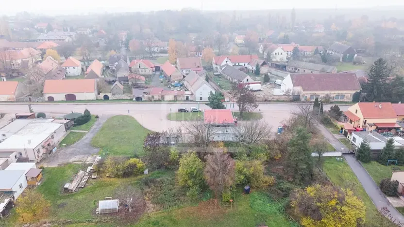 Prodej podílu pozemku, Třebíz, 161602 m2