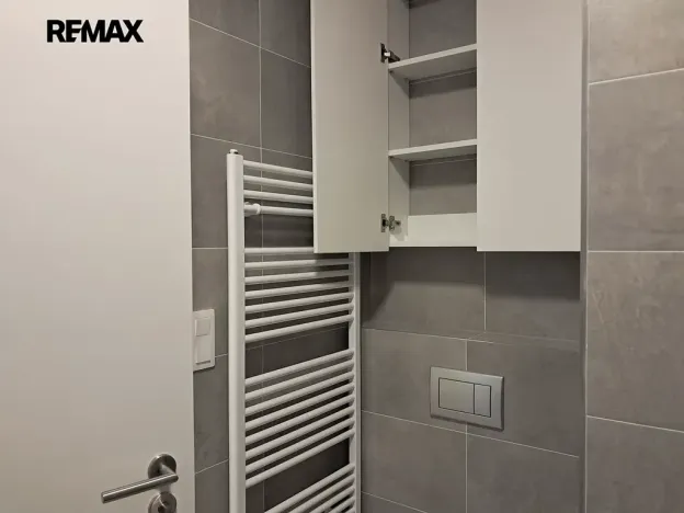 Pronájem bytu 1+kk, Praha - Modřany, Zlochova, 49 m2