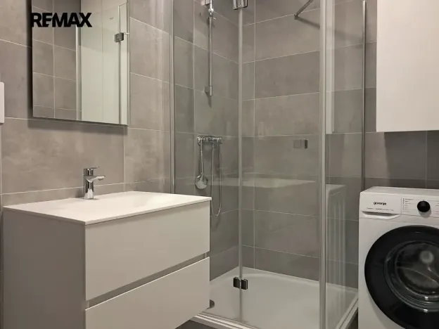 Pronájem bytu 1+kk, Praha - Modřany, Zlochova, 49 m2