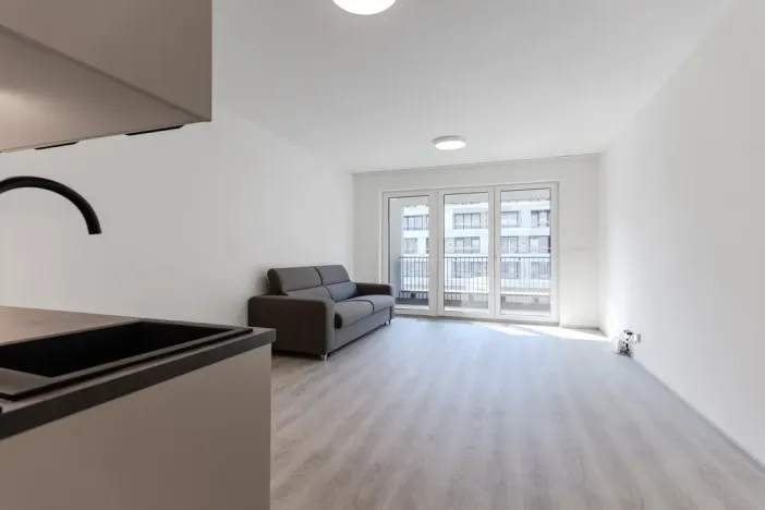 Pronájem bytu 1+kk, Praha - Hloubětín, Poděbradská, 33 m2