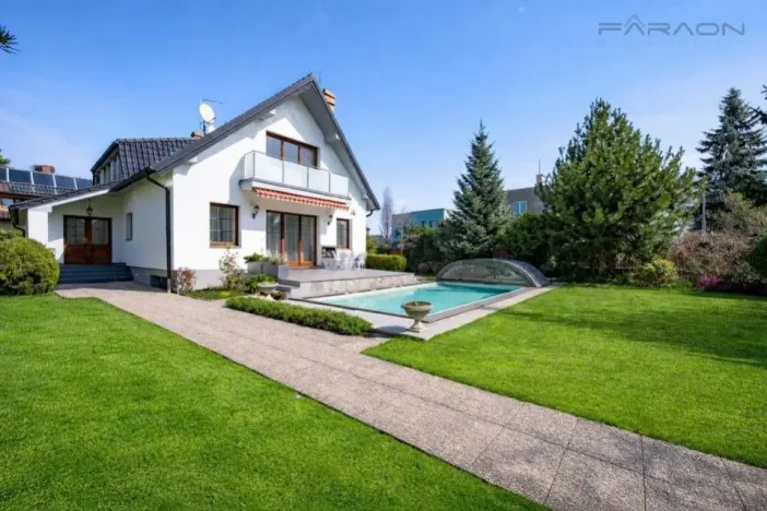 Pronájem vily, Praha - Suchdol, Havraní, 350 m2