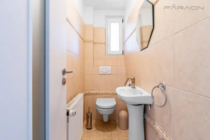 Pronájem vily, Praha - Suchdol, Havraní, 350 m2