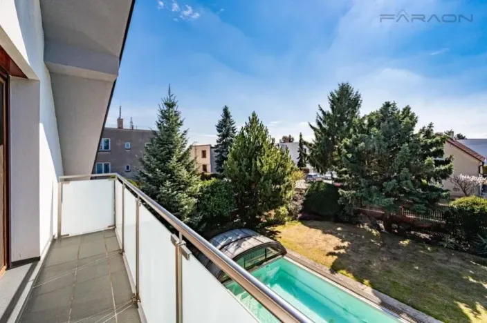 Pronájem vily, Praha - Suchdol, Havraní, 350 m2