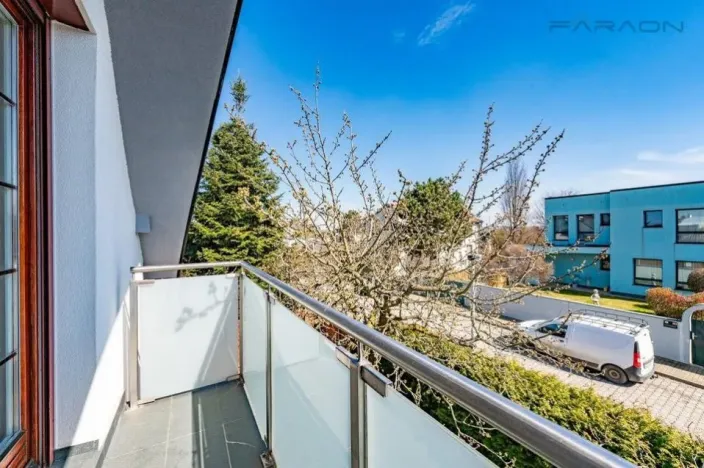 Pronájem vily, Praha - Suchdol, Havraní, 350 m2