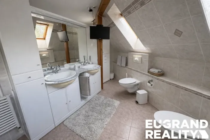 Prodej rodinného domu, Nový Bor - Janov, 219 m2