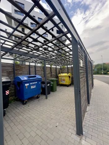 Pronájem skladu, Praha - Vysočany, Piskáčkových, 2 m2