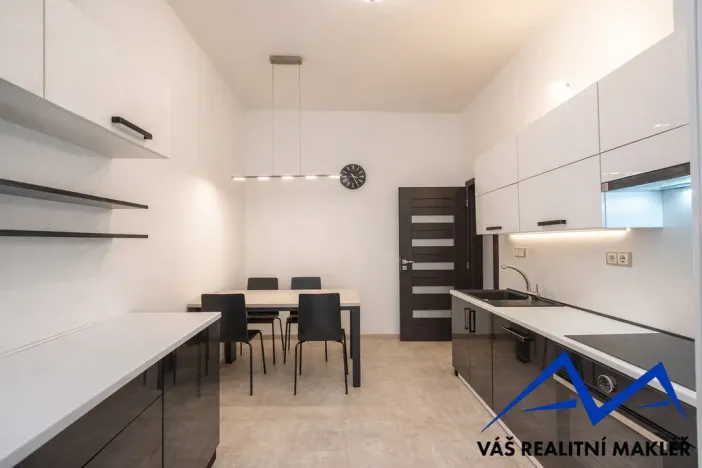 Prodej apartmánu, Ostrava, náměstí Msgre Šrámka, 93 m2