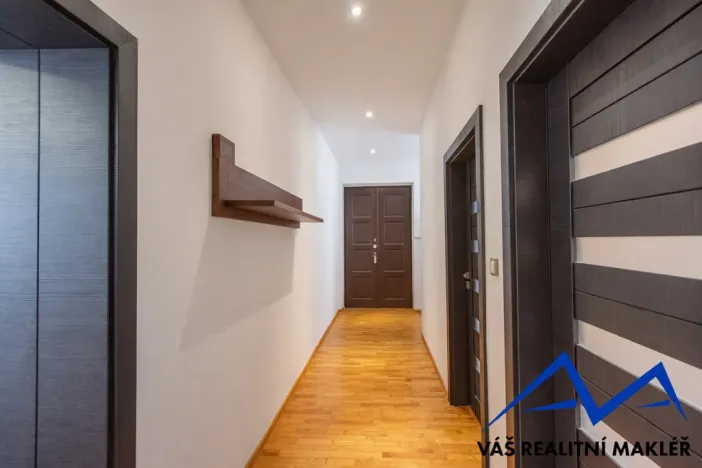 Prodej ubytování, Ostrava, náměstí Msgre Šrámka, 93 m2