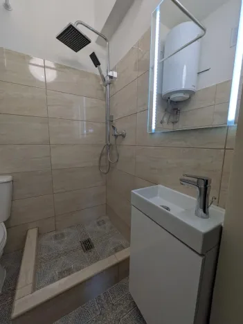 Pronájem bytu 2+kk, Karlovy Vary - Bohatice, U Trati, 34 m2