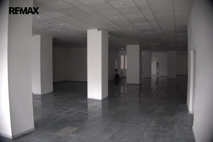 Pronájem obchodního prostoru, Třebíč - Vnitřní Město, Karlovo nám., 325 m2