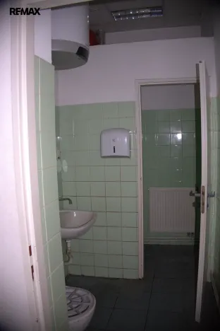 Pronájem obchodního prostoru, Třebíč - Vnitřní Město, Karlovo nám., 325 m2