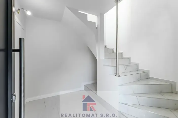 Pronájem rodinného domu, Praha - Komořany, Pod lesem, 127 m2