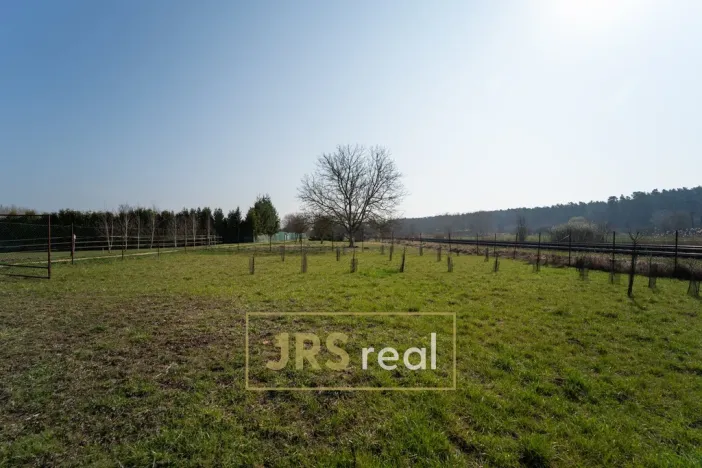 Prodej zahrady, Bzenec, 1379 m2