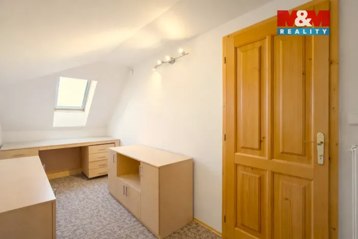 Prodej rodinného domu, Chrast - Podlažice, 280 m2