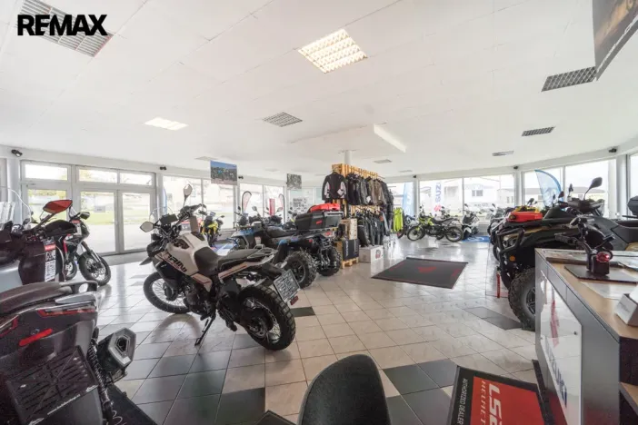 Prodej obchodního prostoru, Drásov, 300 m2