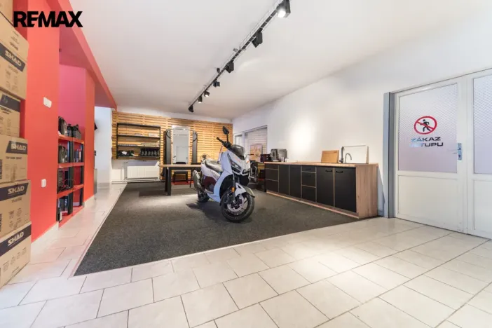 Prodej obchodního prostoru, Drásov, 300 m2