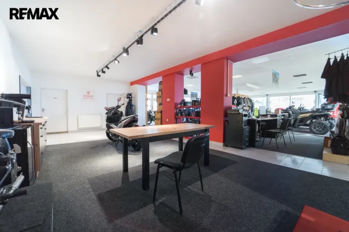 Prodej obchodního prostoru, Drásov, 300 m2