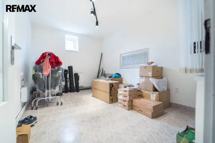 Prodej obchodního prostoru, Drásov, 300 m2