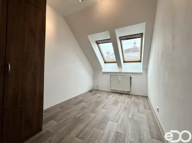 Pronájem bytu 2+kk, Lázně Bělohrad, Třetí strana, 35 m2