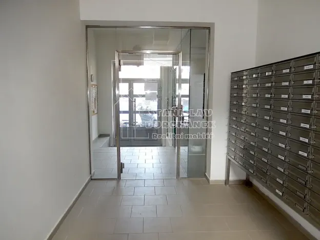 Pronájem kanceláře, Praha - Karlín, Thámova, 23 m2