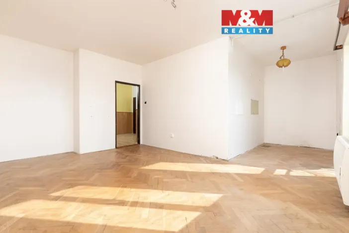 Prodej atypického bytu, Krnov - Pod Bezručovým vrchem, Bezručova, 73 m2