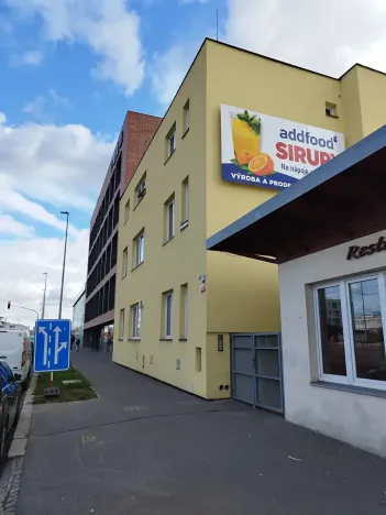 Pronájem bytu 3+1, Praha - Vysočany, Poděbradská, 74 m2