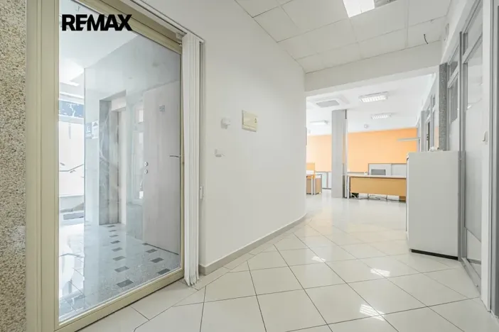 Pronájem kanceláře, Kladno, Osvoboz. pol. vězňů, 183 m2