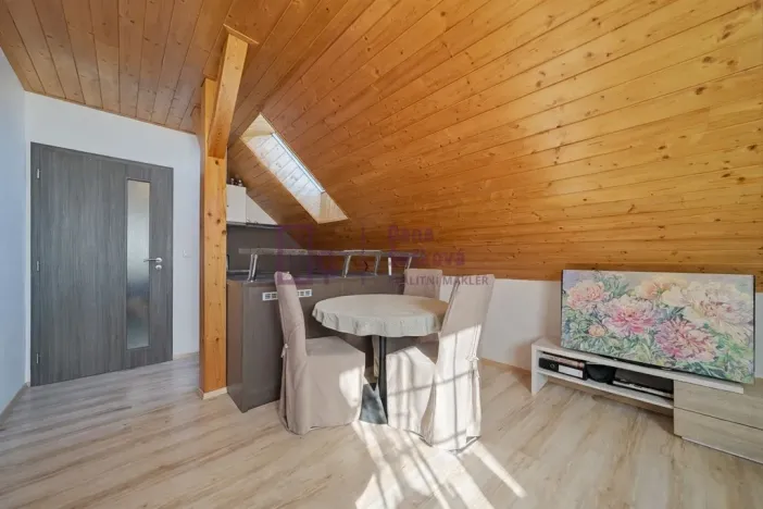 Pronájem bytu 2+kk, Jindřichův Hradec - Jindřichův Hradec IV, Nežárecká, 40 m2