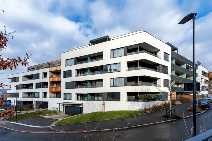 Pronájem bytu 1+kk, Praha - Braník, Skálové, 51 m2