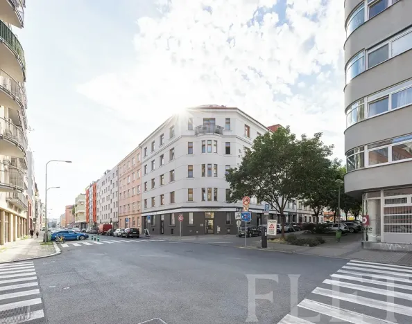 Pronájem bytu 2+kk, Praha - Libeň, Lihovarská, 43 m2