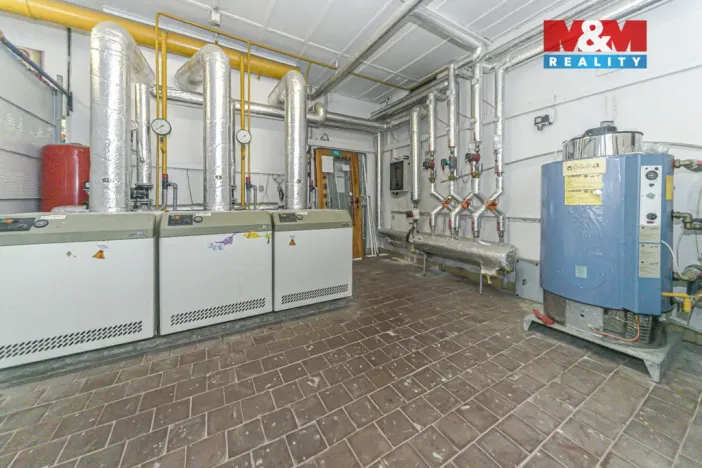 Prodej obchodního prostoru, Čáslav - Čáslav-Nové Město, Chrudimská, 900 m2