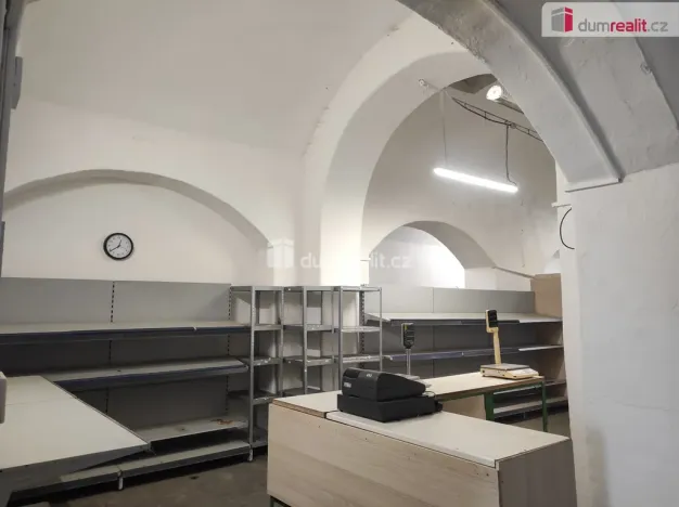 Pronájem komerční nemovitosti, Opava - Předměstí, Vančurova, 500 m2