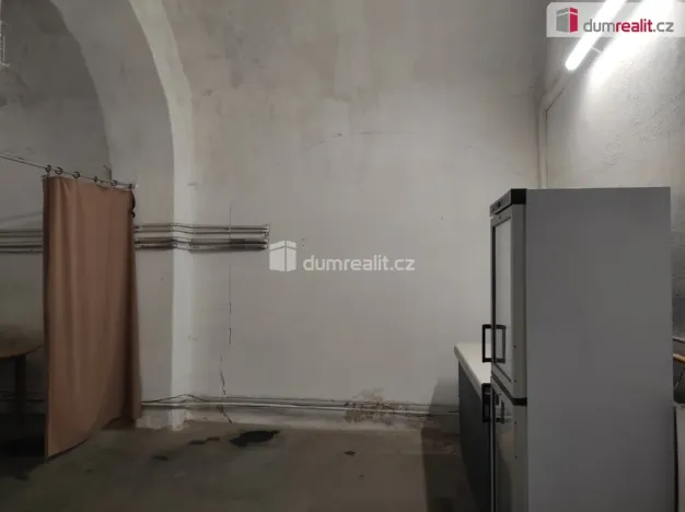 Pronájem komerční nemovitosti, Opava - Předměstí, Vančurova, 500 m2