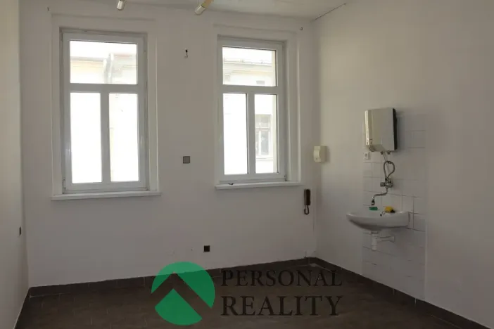 Pronájem kanceláře, Kladno, T. G. Masaryka, 16 m2