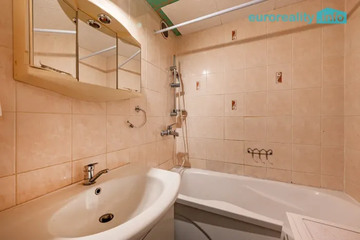 Prodej bytu 3+1, Chodský Újezd, 78 m2