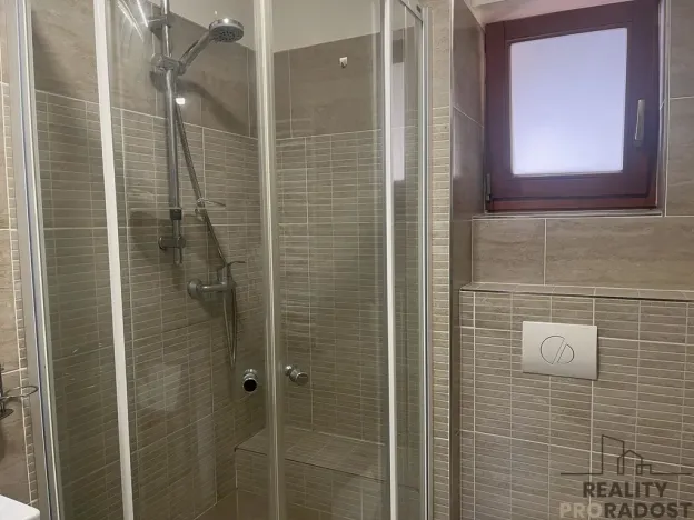Pronájem bytu 1+kk, Znojmo, U Branky, 31 m2