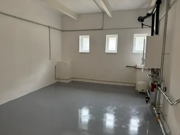 Pronájem skladu, Ostrov, 370 m2