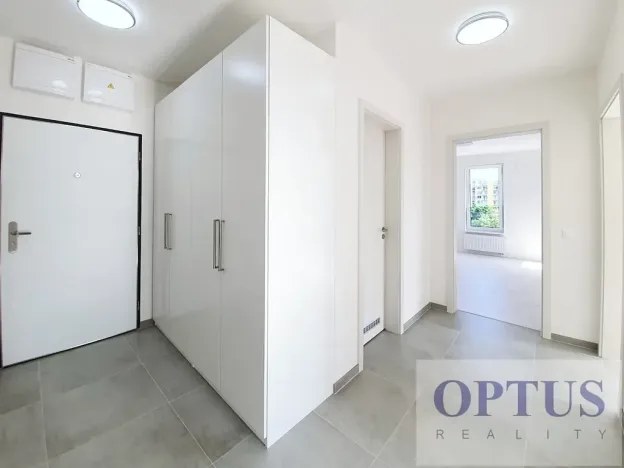 Pronájem bytu 3+kk, Praha - Hloubětín, Waltariho, 73 m2