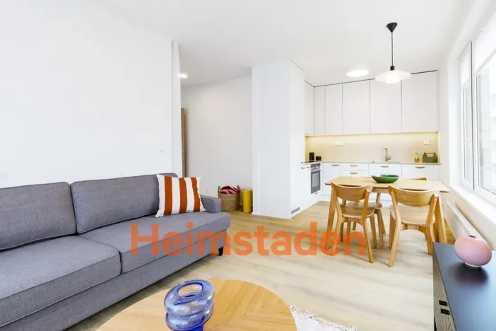 Pronájem bytu 2+kk, Praha - Holešovice, U Pergamenky, 48 m2