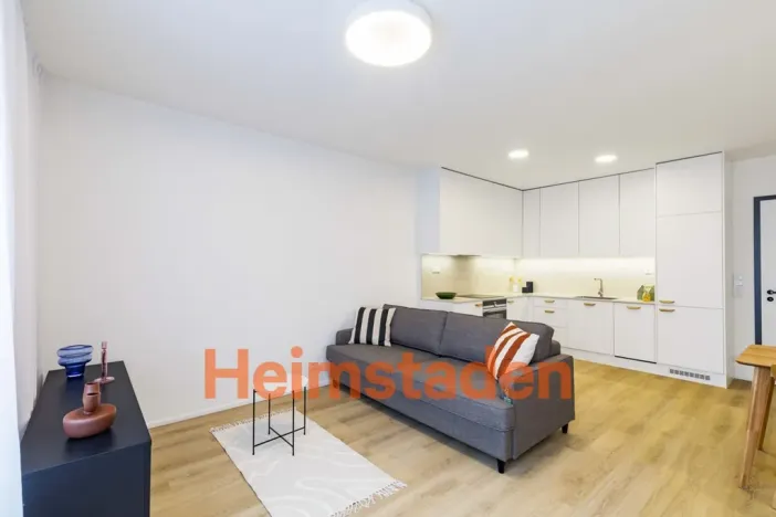 Pronájem bytu 2+kk, Praha - Holešovice, U Pergamenky, 59 m2