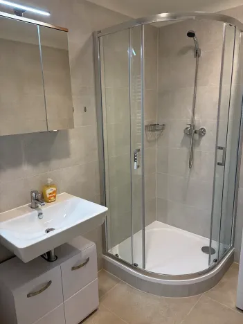 Pronájem bytu 1+kk, Praha - Hloubětín, Poděbradská, 42 m2
