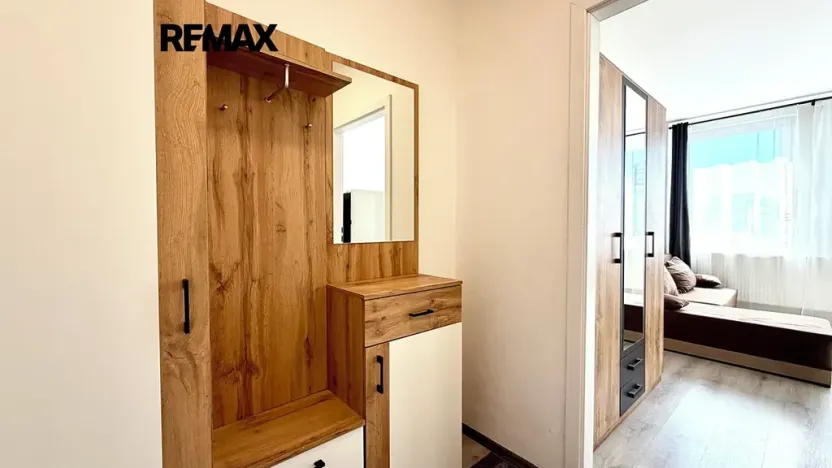 Pronájem bytu 1+kk, Praha - Vinohrady, Perucká, 25 m2