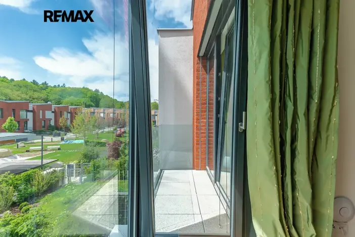 Pronájem rodinného domu, Praha - Dejvice, V Šáreckém údolí, 201 m2